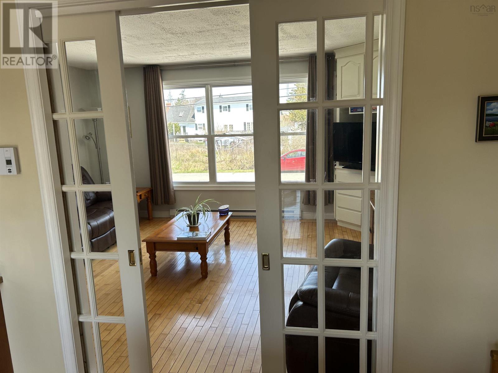 14 Sprucewood Crescent, Yarmouth, Nova Scotia  B5A 4N2 - Photo 8 - 202510547