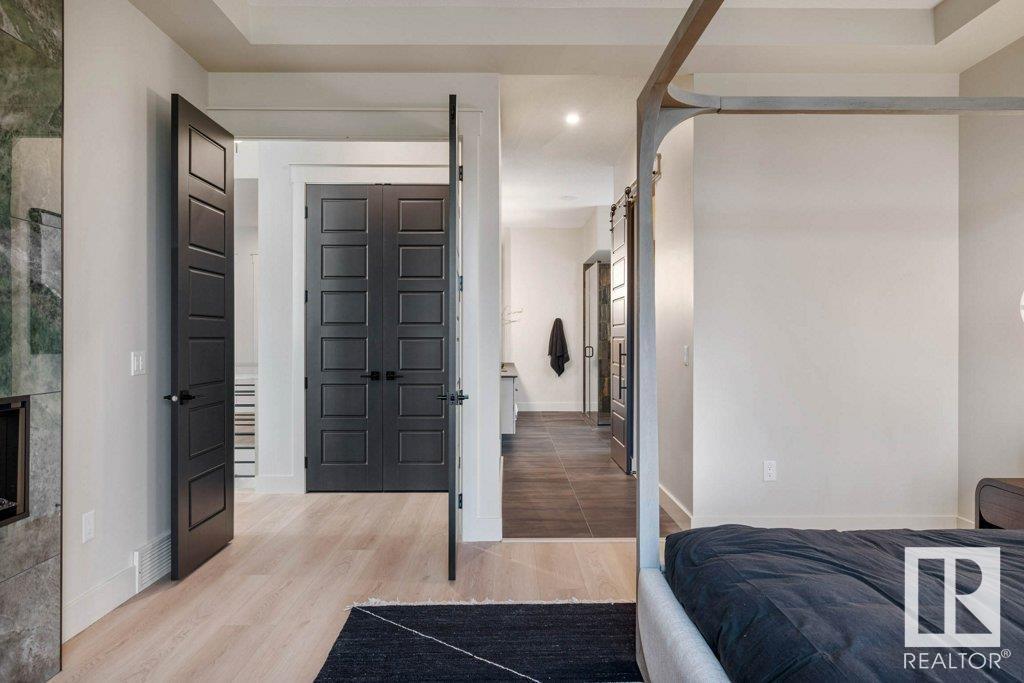 Property at 26 EASTON CL image 3
