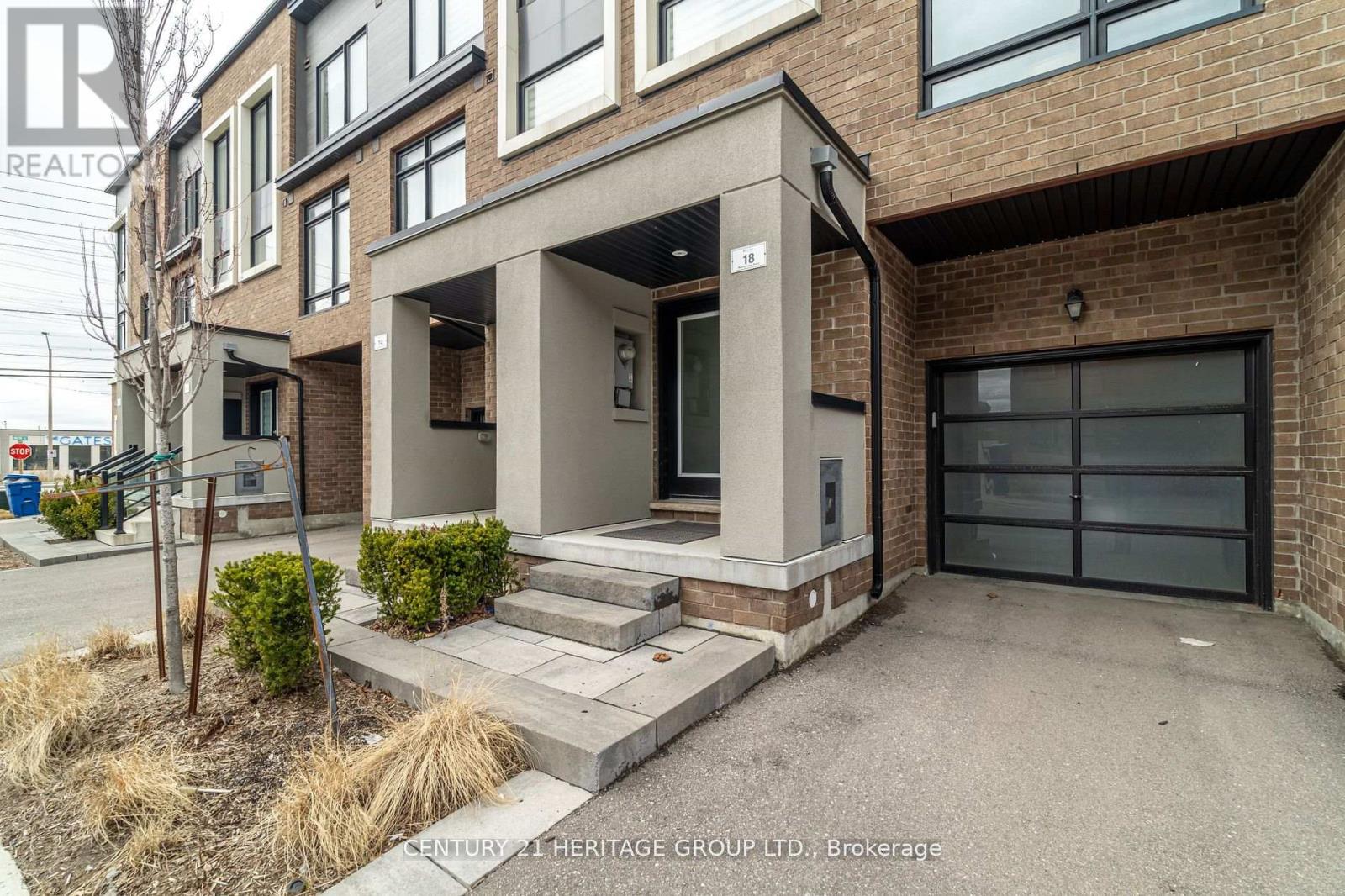 18 MONEYPENNY PLACE, Vaughan, Ontario