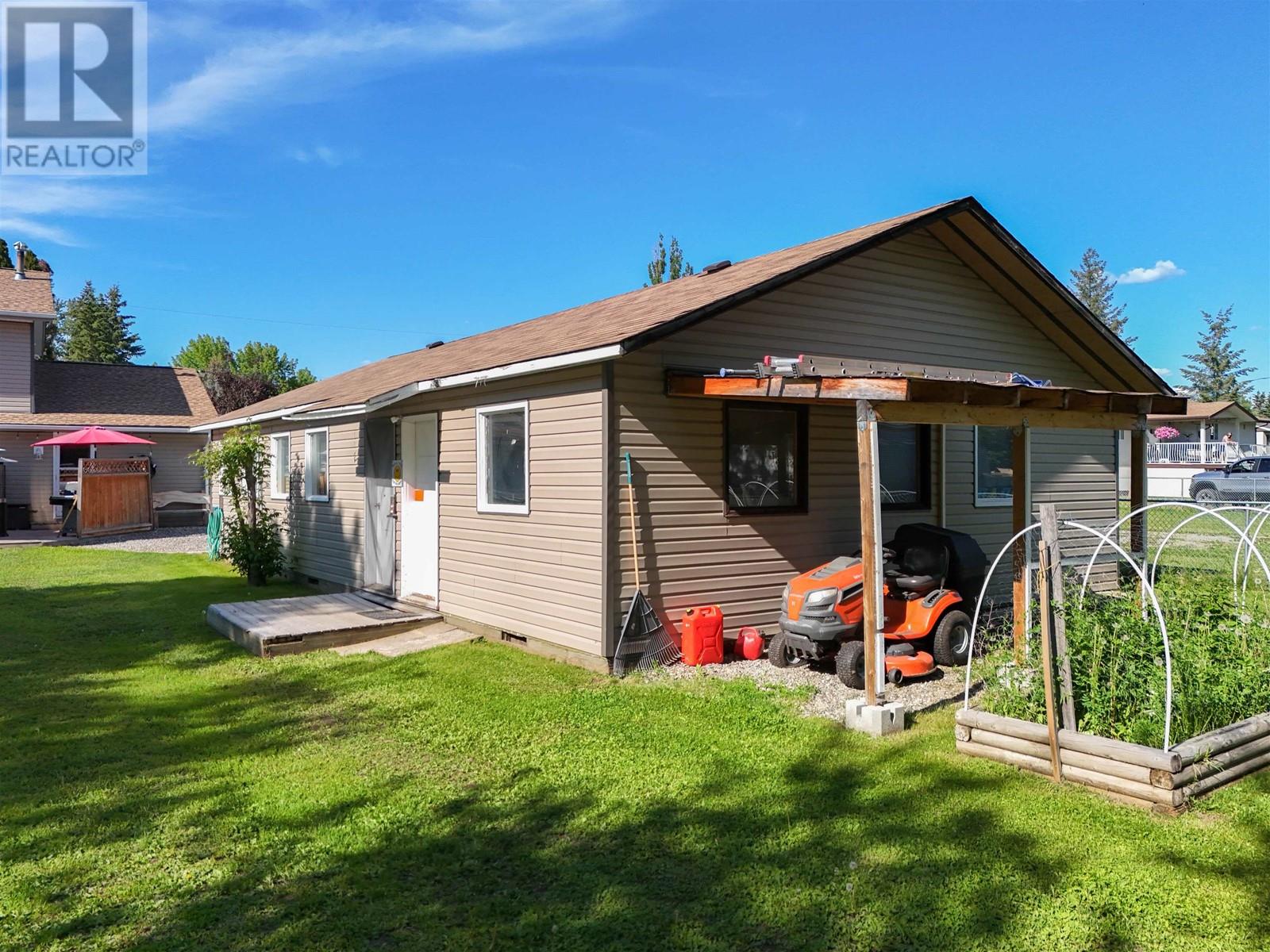 1885 Cypress Road, Quesnel, British Columbia  V2J 4B1 - Photo 2 - R3012274