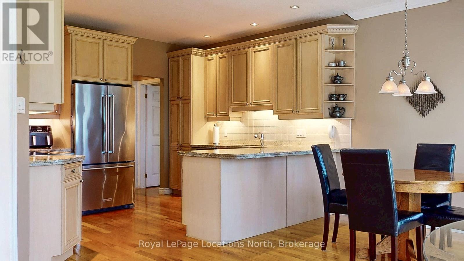 8 Hillier Court, Wasaga Beach, Ontario  L9Z 1J8 - Photo 14 - S12146382