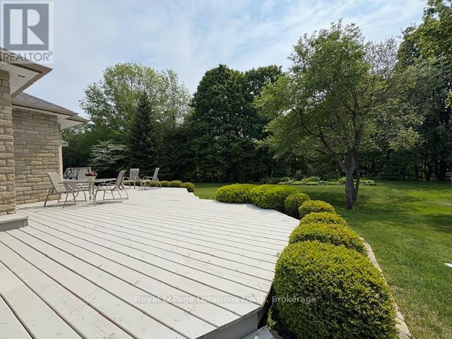 Property at 8 HILLIER COURT image 4