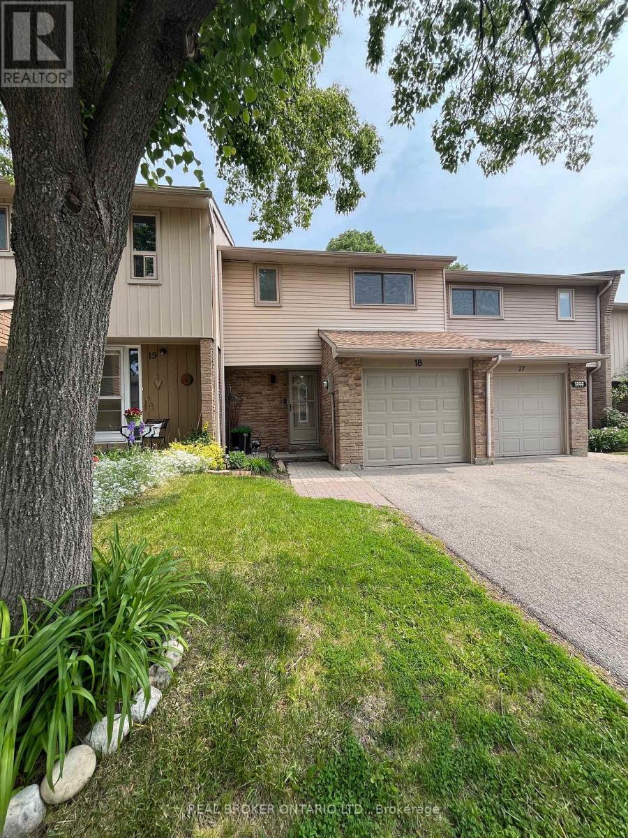 Property at 18 - 1522 LANCASTER DRIVE image 1