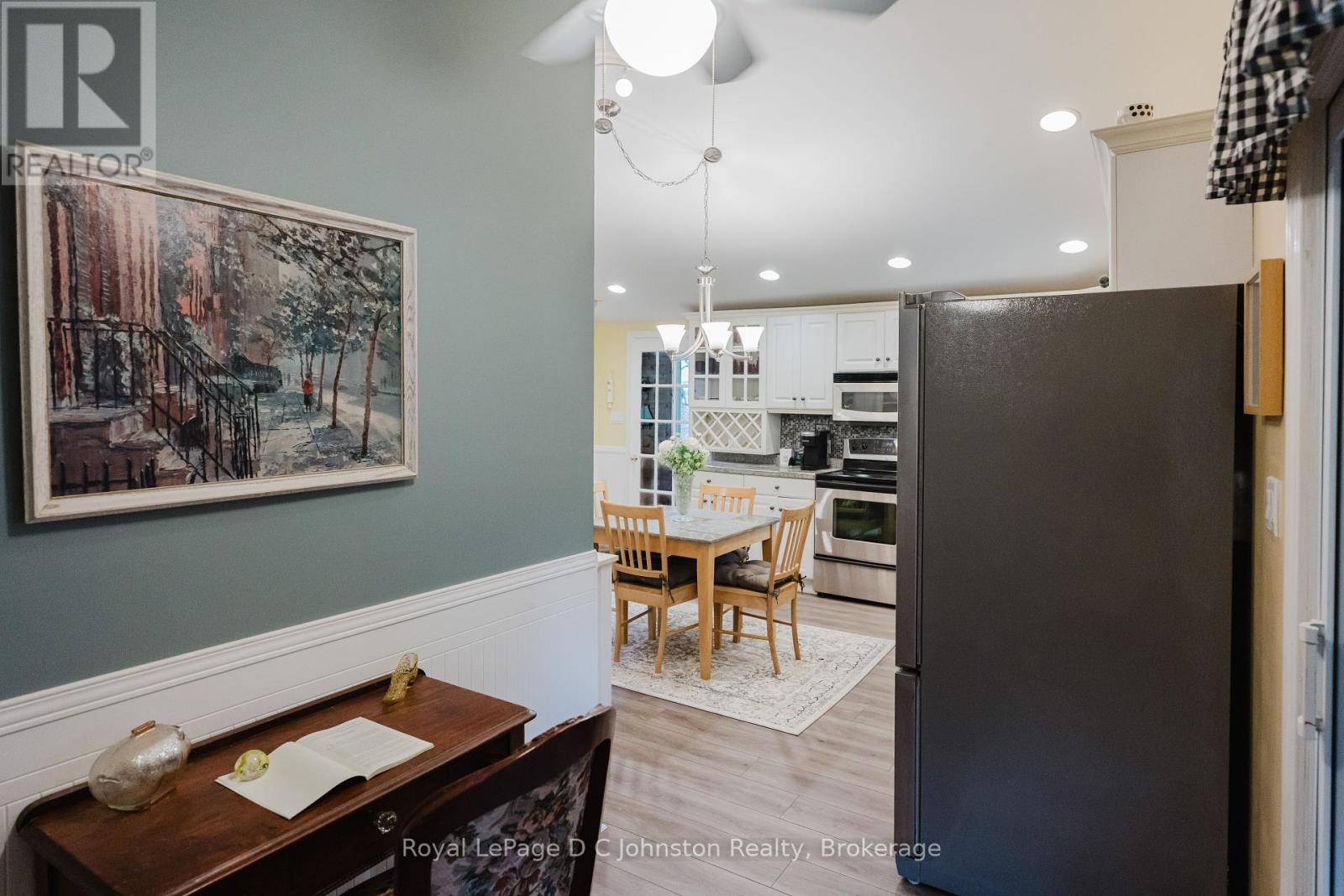 62 Grey Street N, Saugeen Shores, Ontario  N0H 2L0 - Photo 12 - X12157097