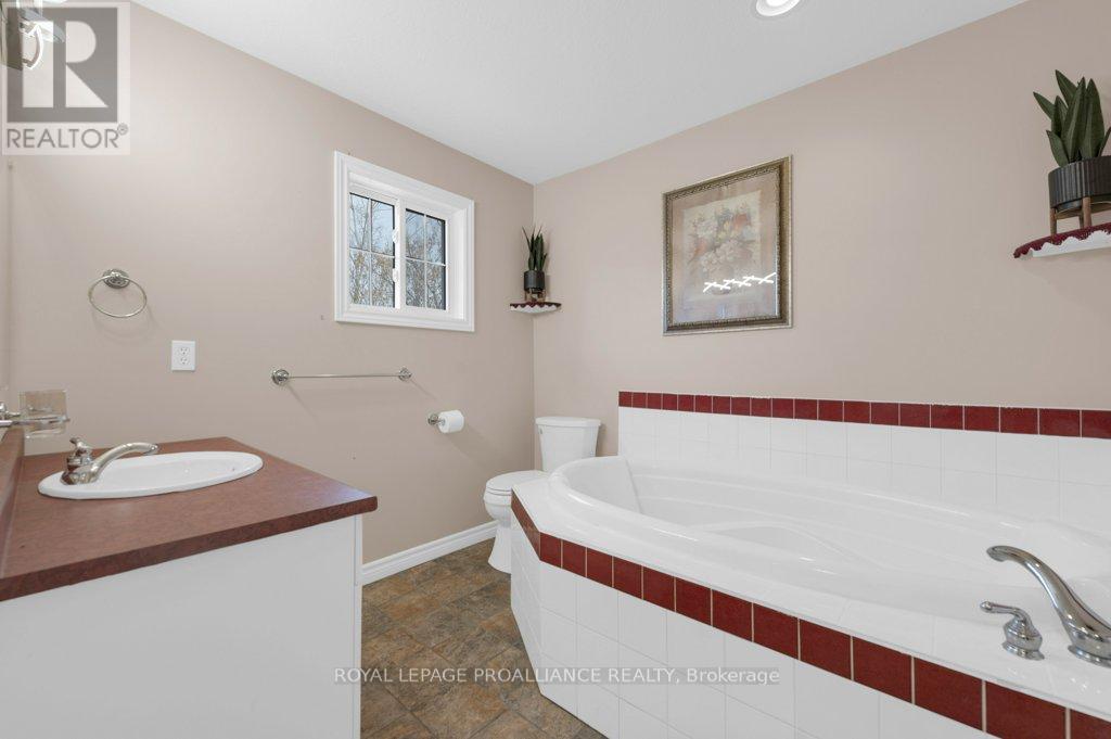 48 Fleming Road, Quinte West, Ontario  K8V 6P7 - Photo 25 - X12202208