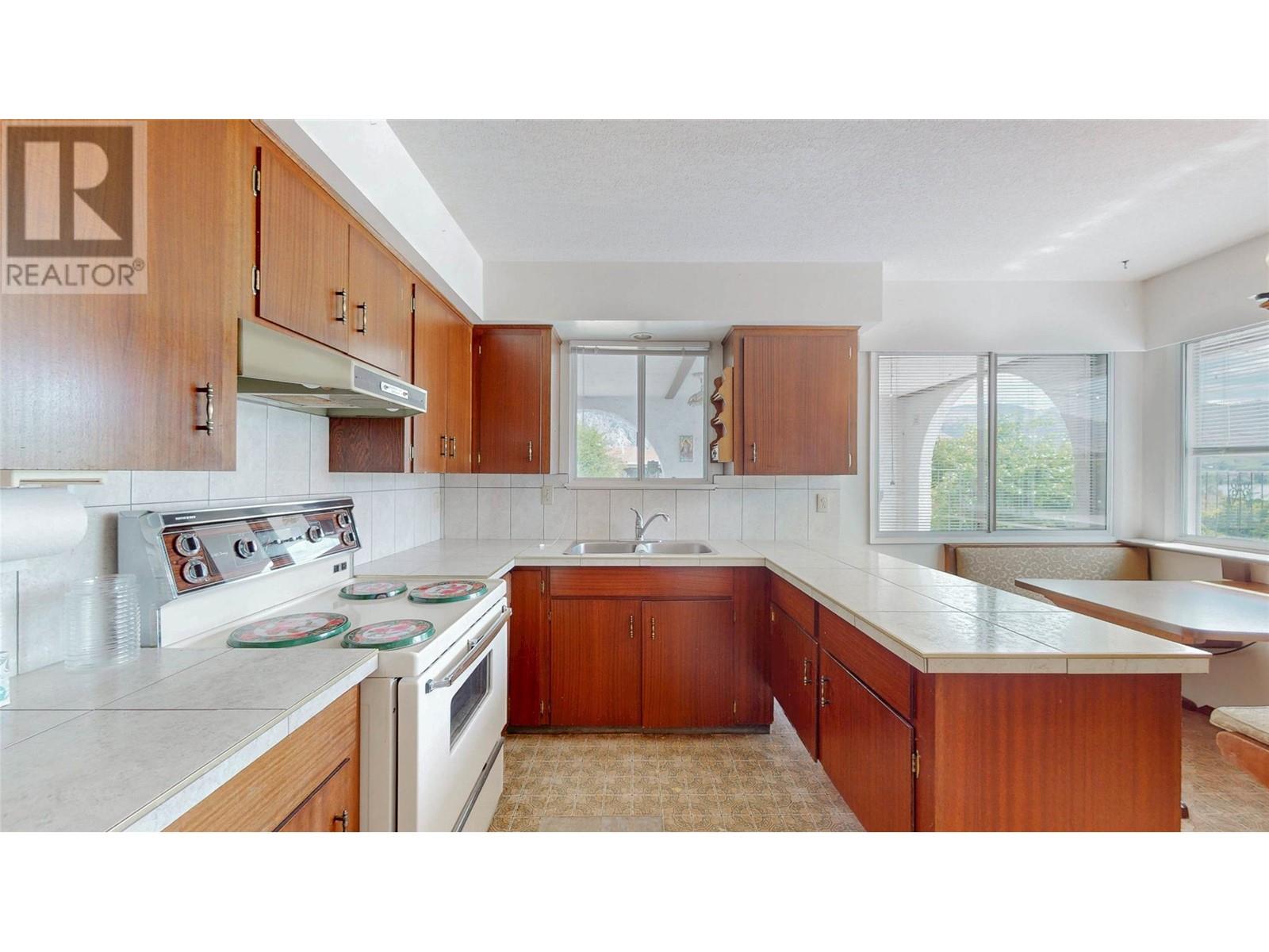 8405 87th Street, Osoyoos, British Columbia  V0H 1V2 - Photo 10 - 10349888