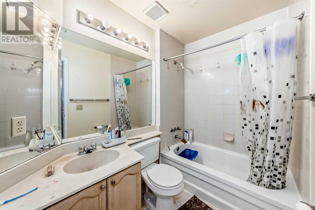 12 Coachway Gardens Sw, Calgary, Alberta  T3H 2V9 - Photo 21 - A2228167