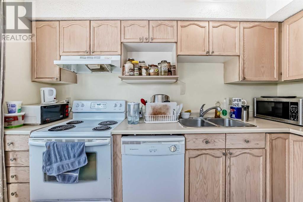 Property at 12 Coachway Gardens SW image 5