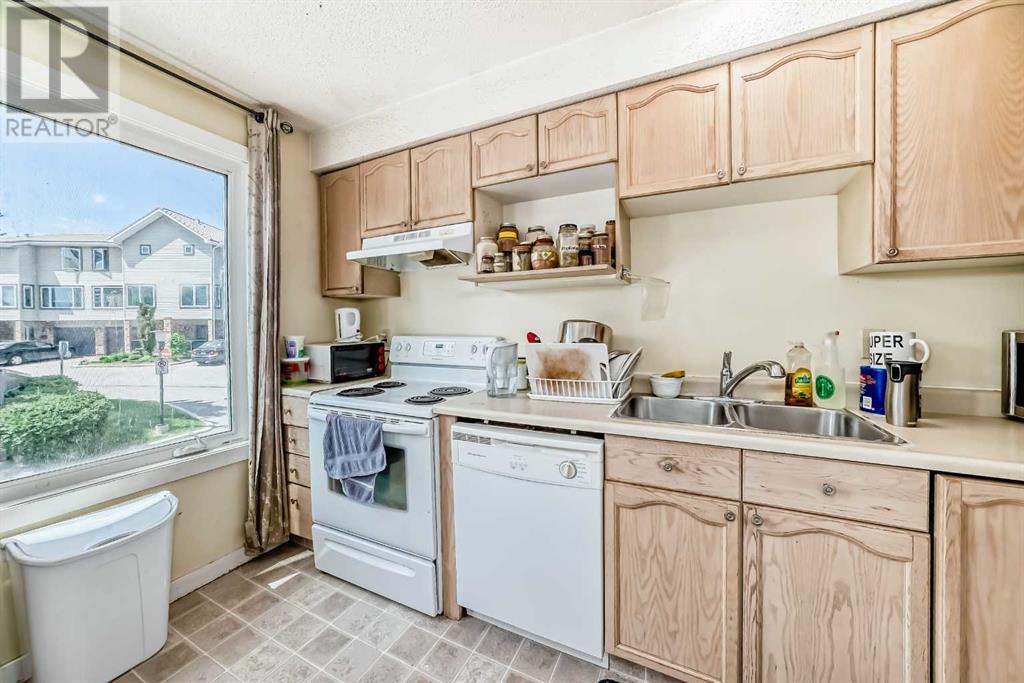 Property at 12 Coachway Gardens SW image 4
