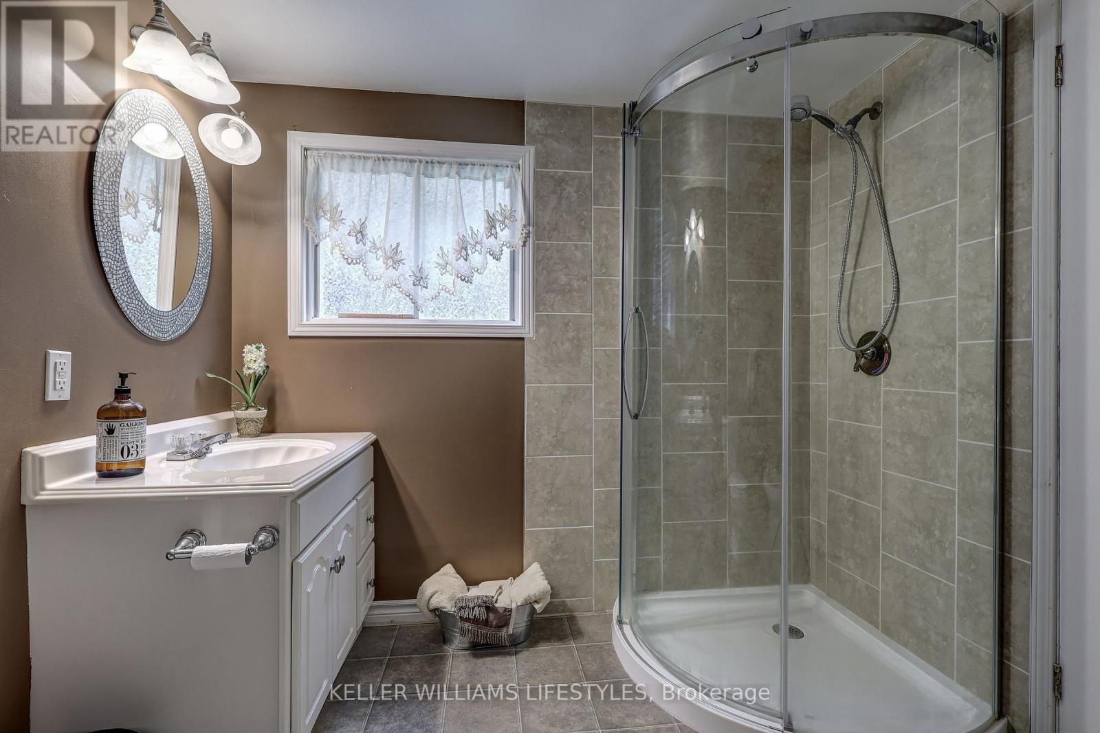 17 Sharpe Drive, Strathroy-Caradoc (Sw), Ontario  N7G 3T8 - Photo 35 - X12201799