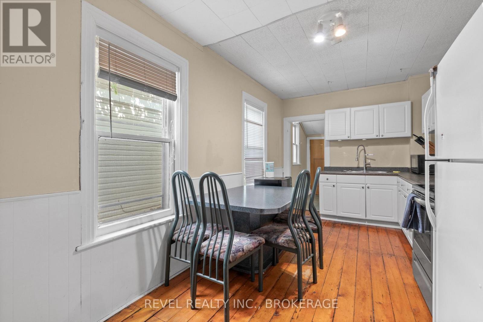 215 Earl Street, Kingston, Ontario  K7L 2H6 - Photo 13 - X12202372