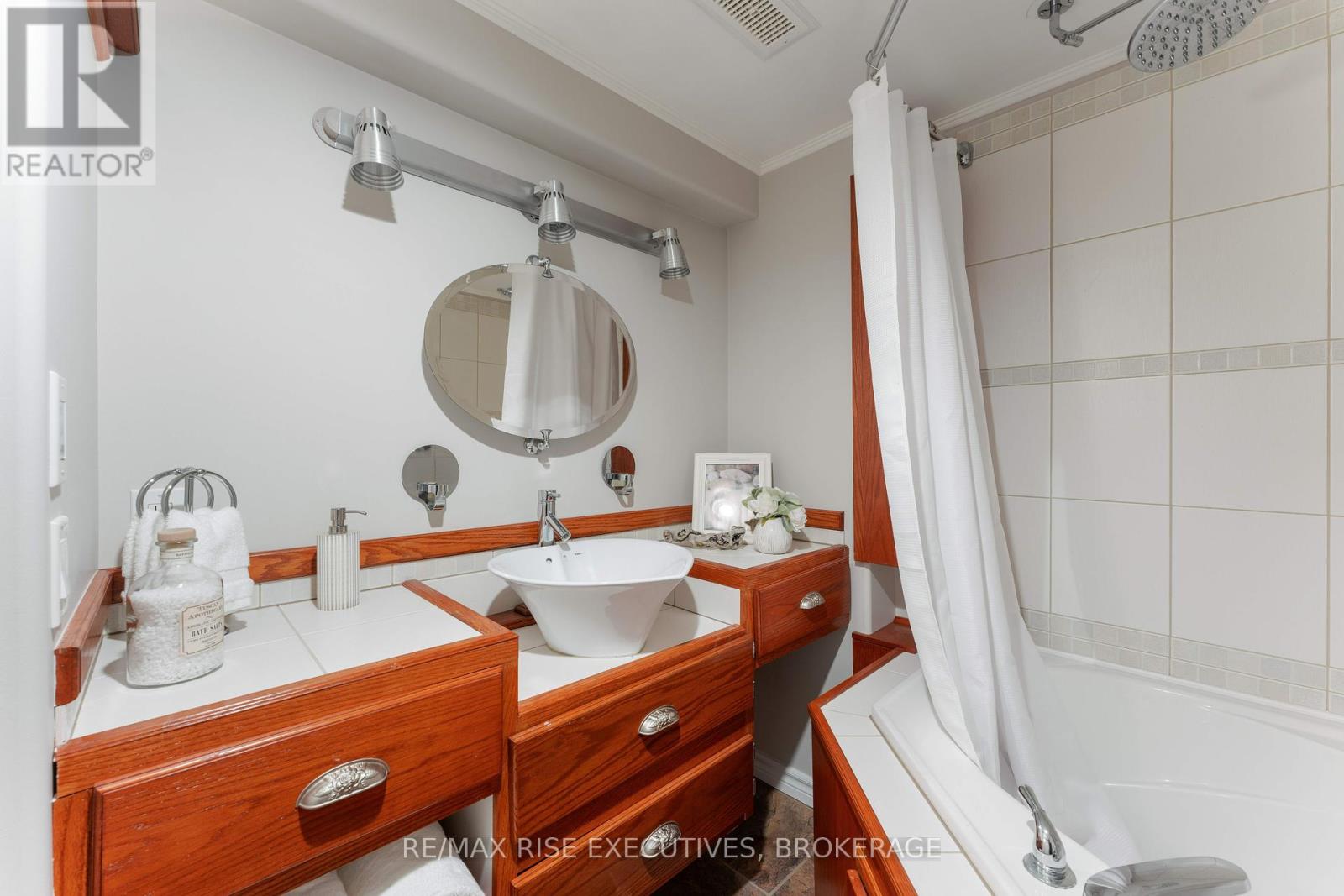 138 Speers Boulevard, Loyalist (Amherstview), Ontario  K7N 1Y7 - Photo 30 - X12202497