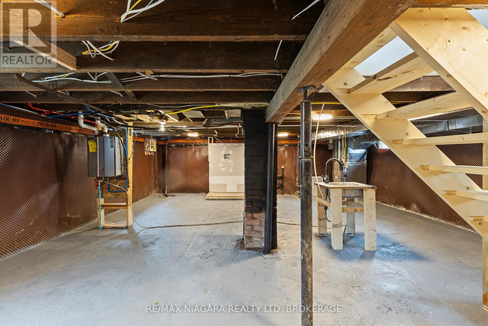 4419 Fifth Avenue, Niagara Falls (Downtown), Ontario  L2E 4R3 - Photo 14 - X12202493