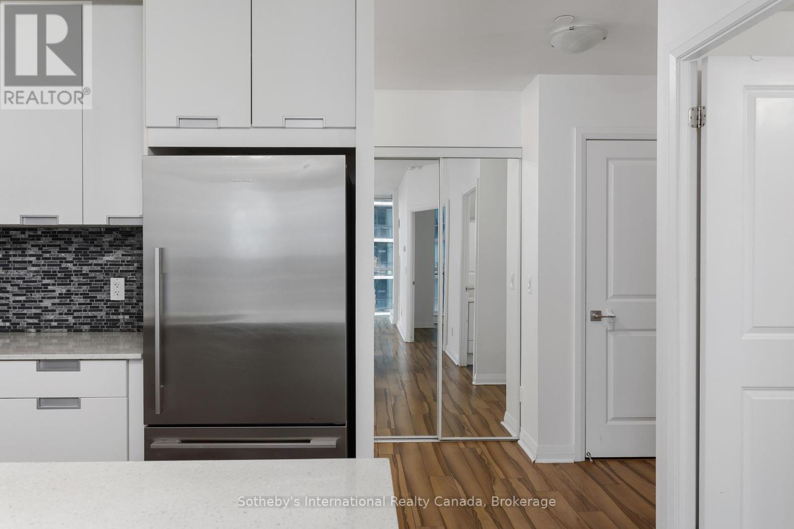 1010 - 55 Eglinton Avenue W, Mississauga, Ontario  L5R 0E4 - Photo 11 - W12202327