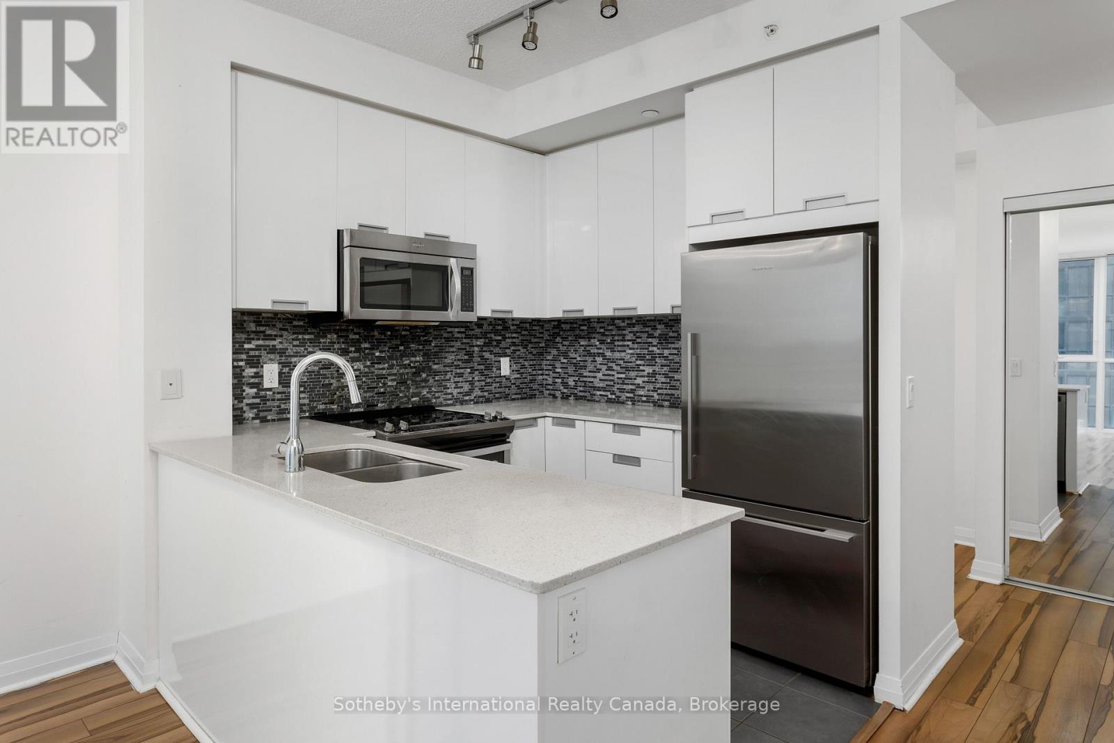 1010 - 55 Eglinton Avenue W, Mississauga, Ontario  L5R 0E4 - Photo 12 - W12202327