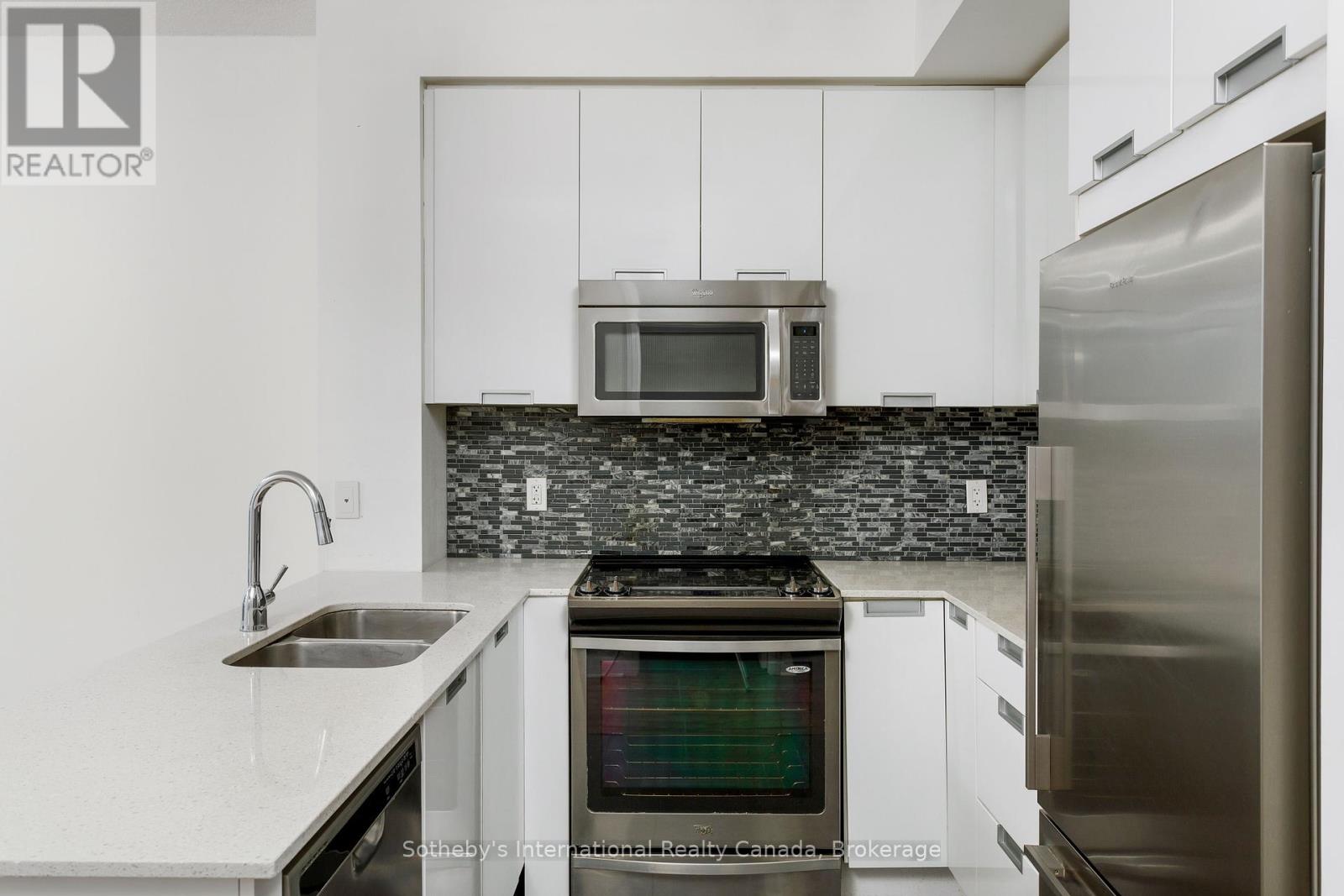 1010 - 55 Eglinton Avenue W, Mississauga, Ontario  L5R 0E4 - Photo 13 - W12202327