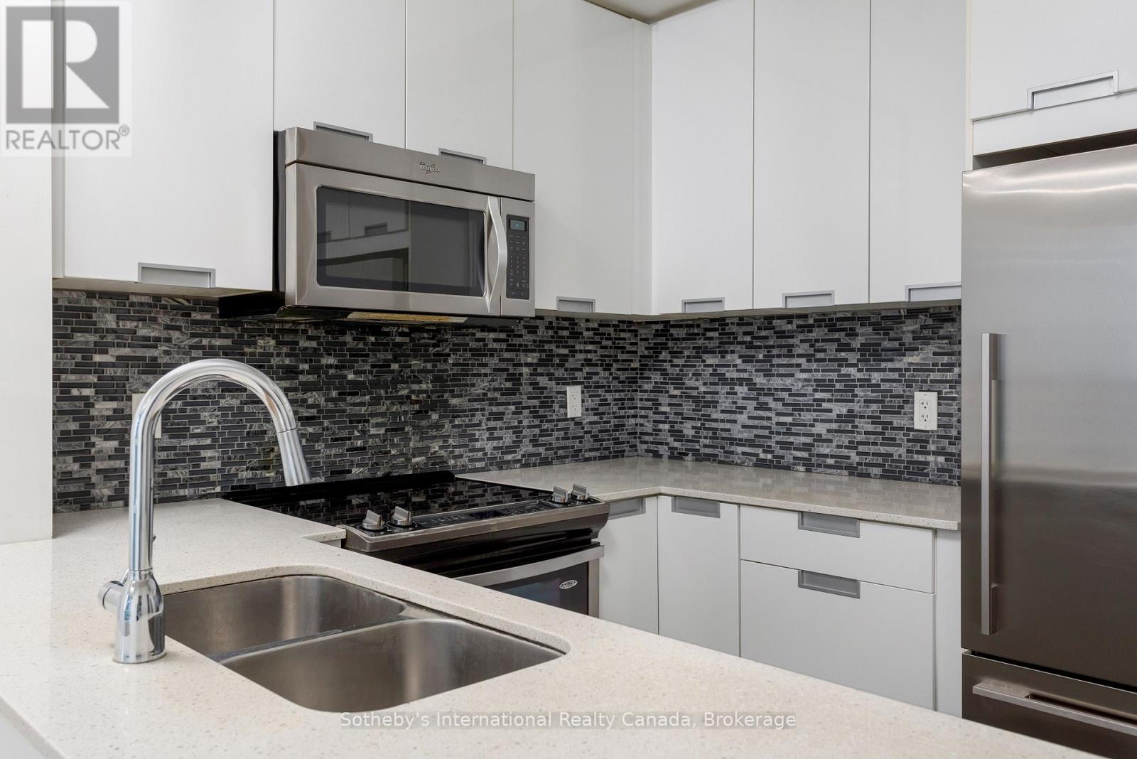 1010 - 55 Eglinton Avenue W, Mississauga, Ontario  L5R 0E4 - Photo 14 - W12202327