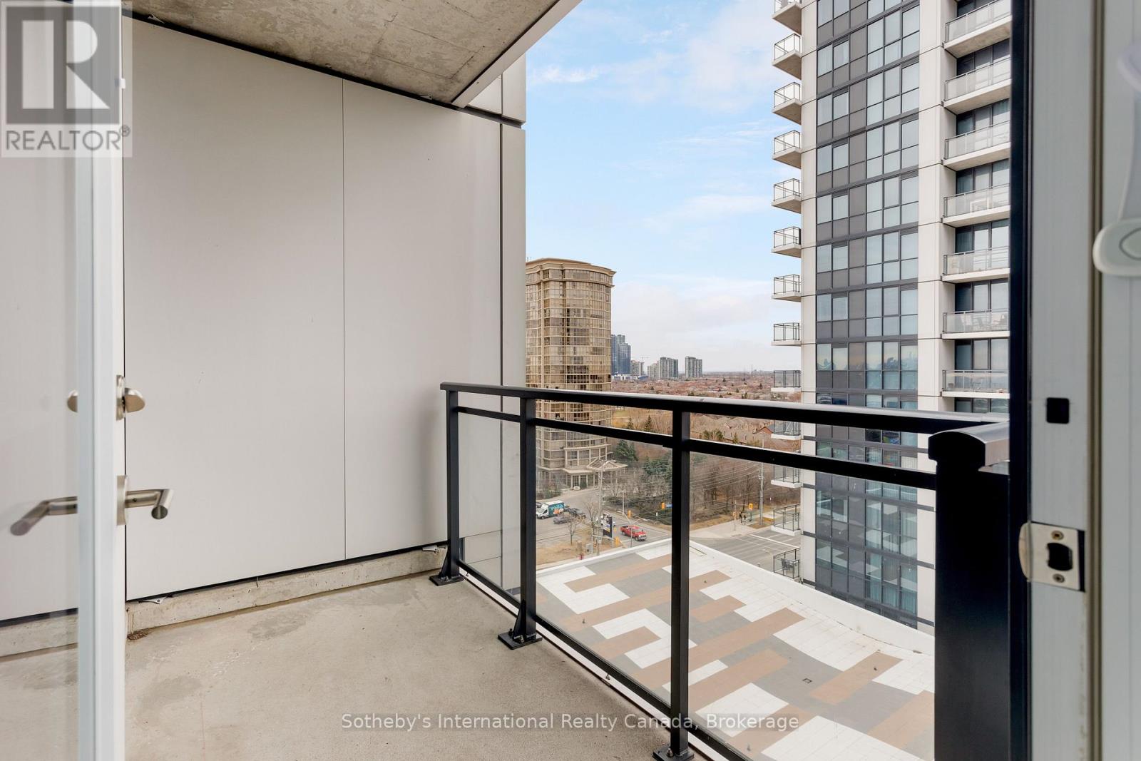 1010 - 55 Eglinton Avenue W, Mississauga, Ontario  L5R 0E4 - Photo 20 - W12202327
