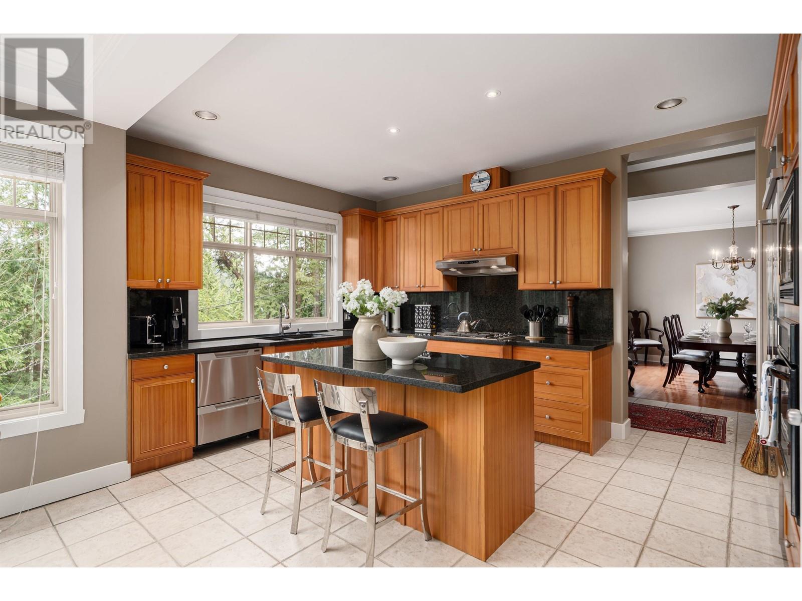 5780 Cranley Drive, West Vancouver, British Columbia  V7W 1S8 - Photo 13 - R3005590