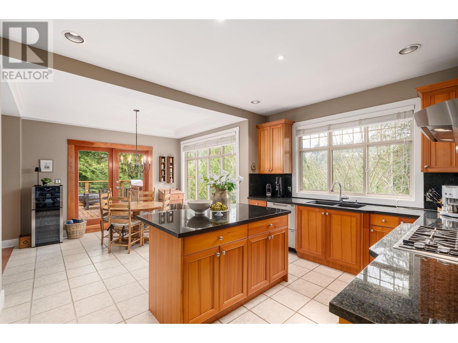 5780 Cranley Drive, West Vancouver, British Columbia  V7W 1S8 - Photo 11 - R3005590