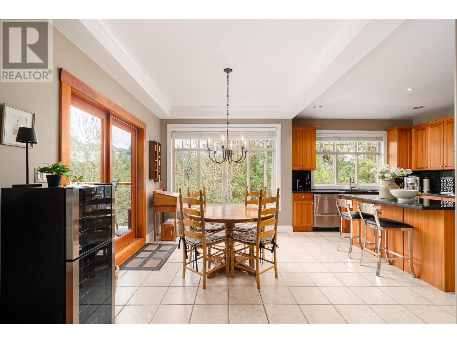 5780 Cranley Drive, West Vancouver, British Columbia  V7W 1S8 - Photo 15 - R3005590