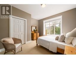 5780 CRANLEY DRIVE, West Vancouver property photo listing R3005590 for sale