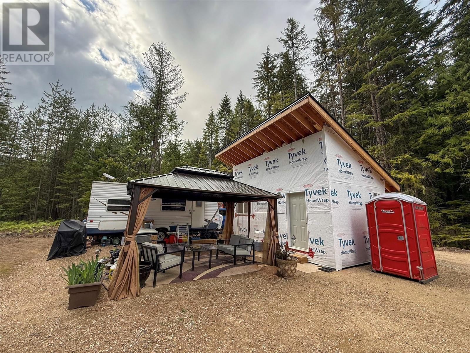3945 Saunders Road, Passmore, British Columbia  V0G 2J0 - Photo 8 - 10349706