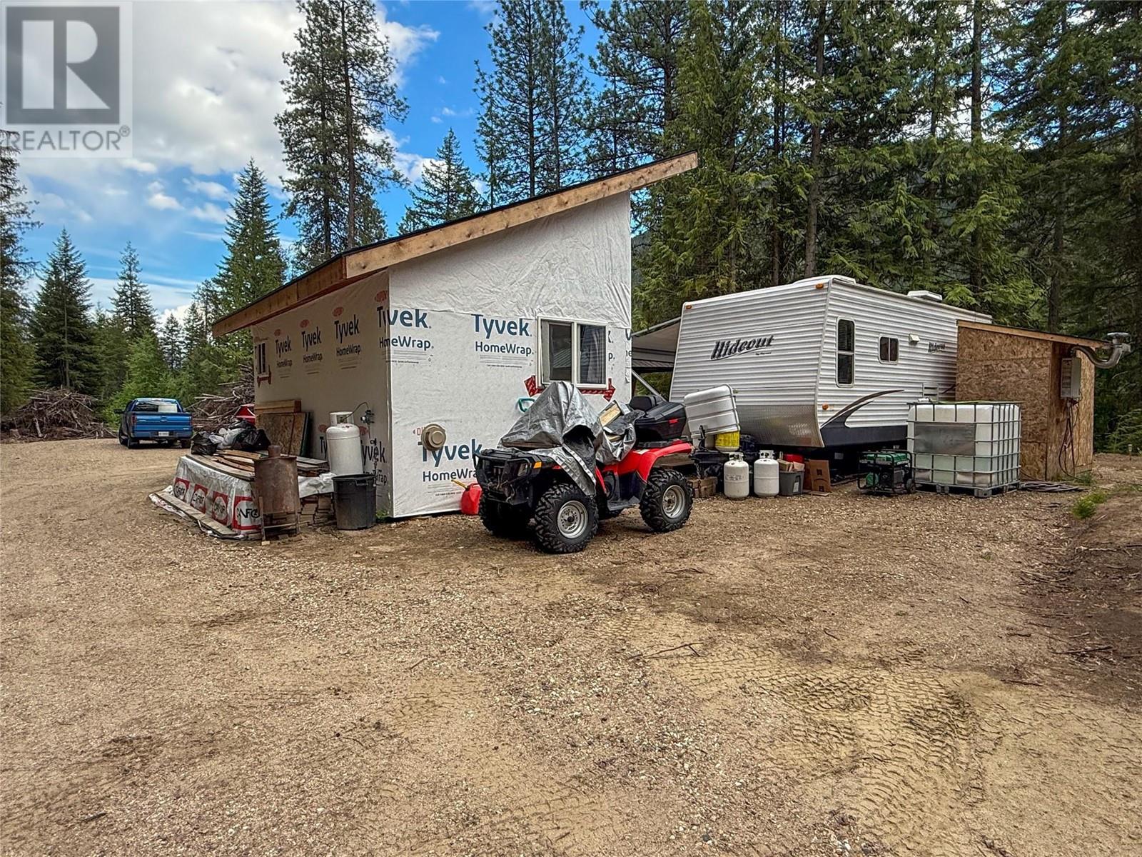 3945 Saunders Road, Passmore, British Columbia  V0G 2J0 - Photo 15 - 10349706