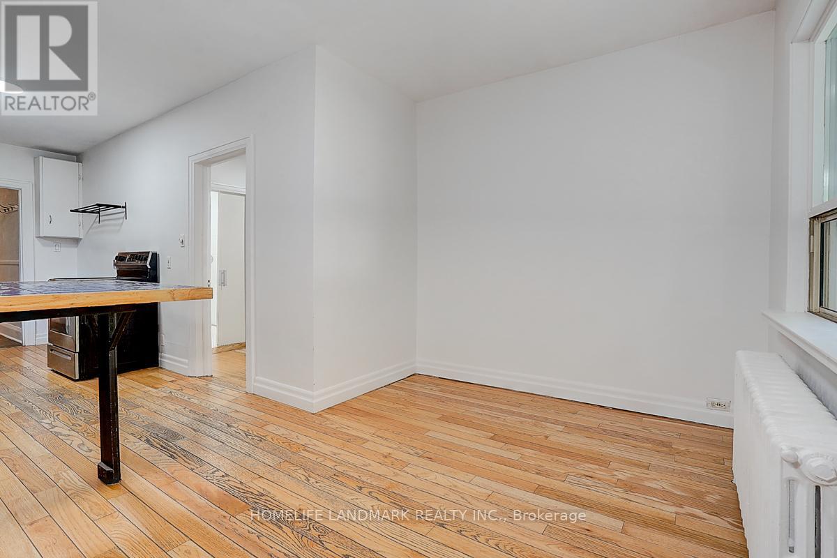 149 Euclid Avenue, Toronto, Ontario  M6J 2J8 - Photo 11 - C12200981