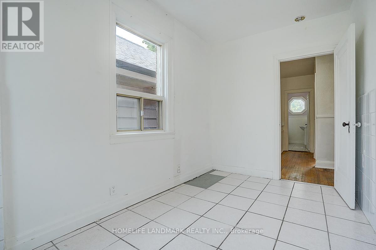 149 Euclid Avenue, Toronto, Ontario  M6J 2J8 - Photo 23 - C12200981