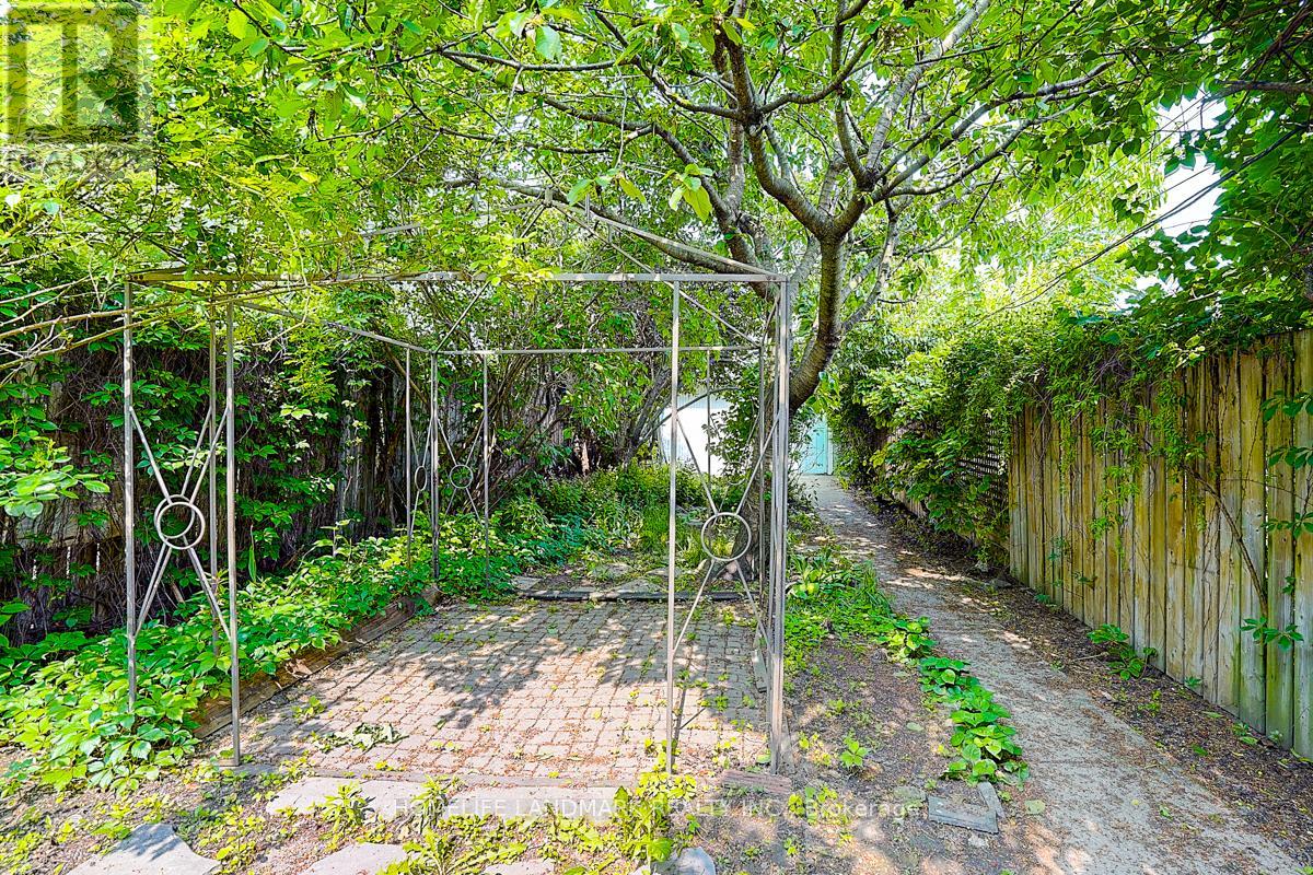 149 Euclid Avenue, Toronto, Ontario  M6J 2J8 - Photo 37 - C12200981