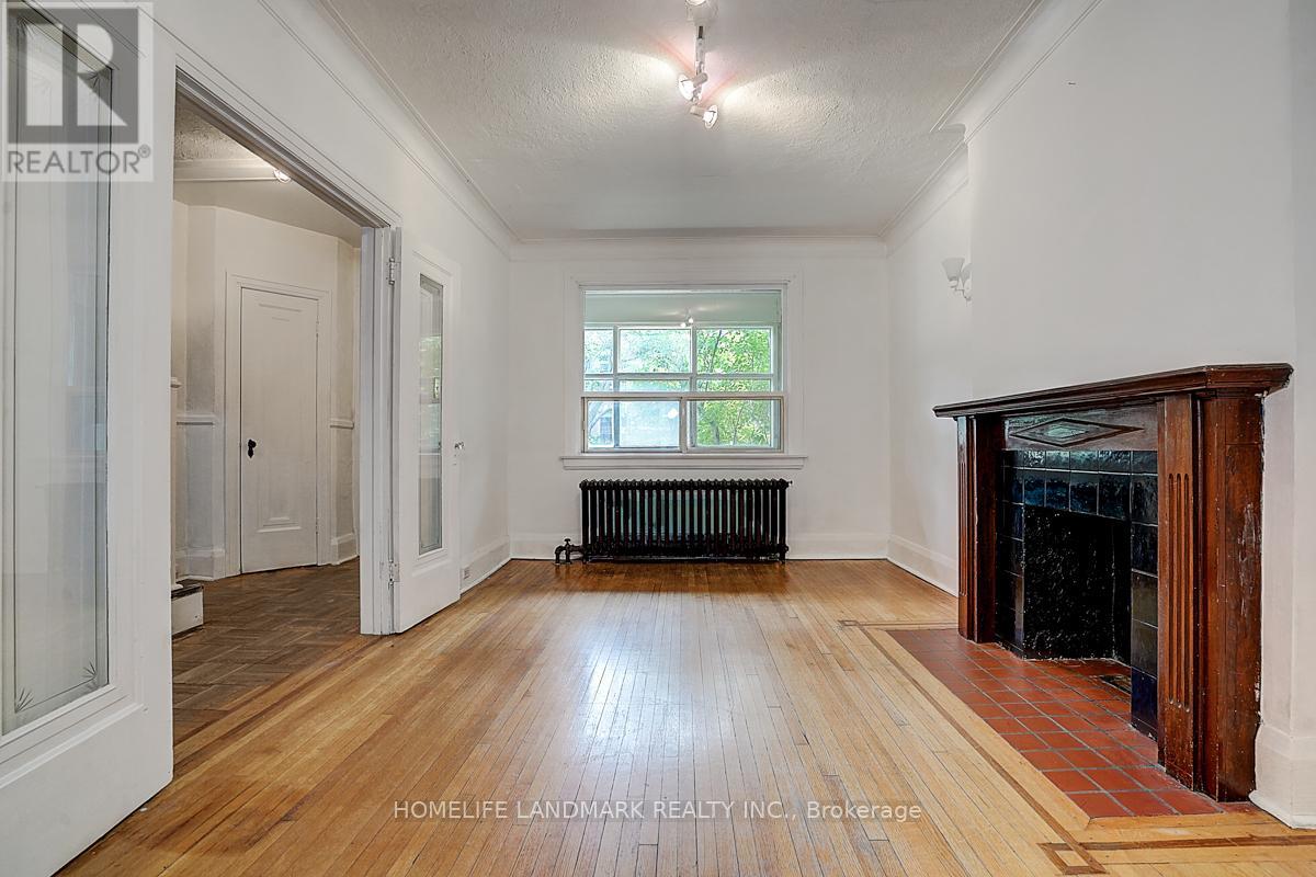149 Euclid Avenue, Toronto, Ontario  M6J 2J8 - Photo 4 - C12200981