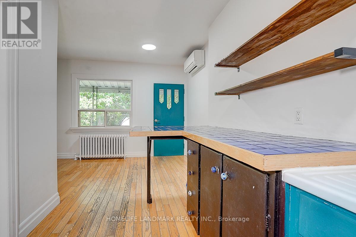 149 Euclid Avenue, Toronto, Ontario  M6J 2J8 - Photo 8 - C12200981