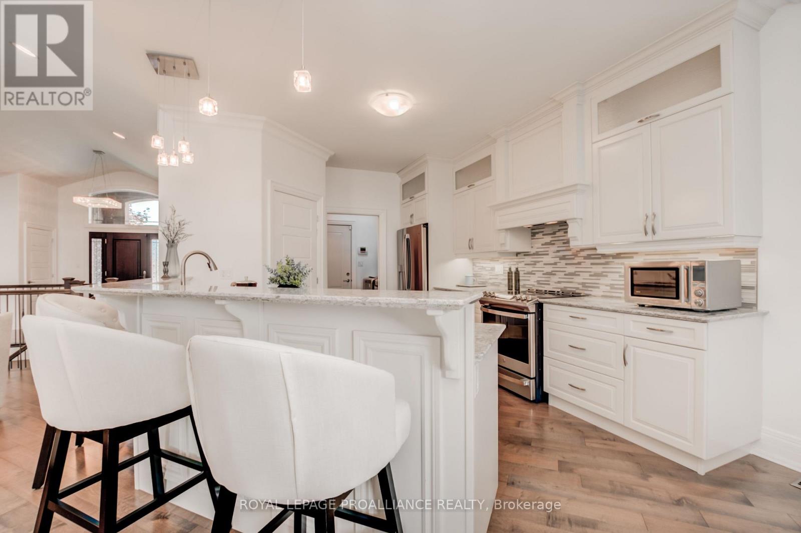 9 Castle Ridge, Brighton, Ontario K0K 1H0 - Photo 9 - X12189336