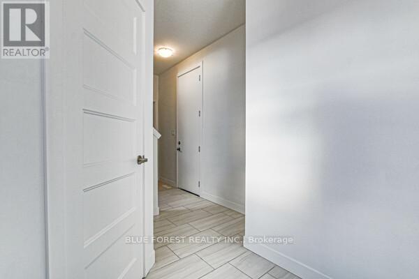 956 Georgetown Drive, London North, Ontario  N6H 0J7 - Photo 7 - X12202057
