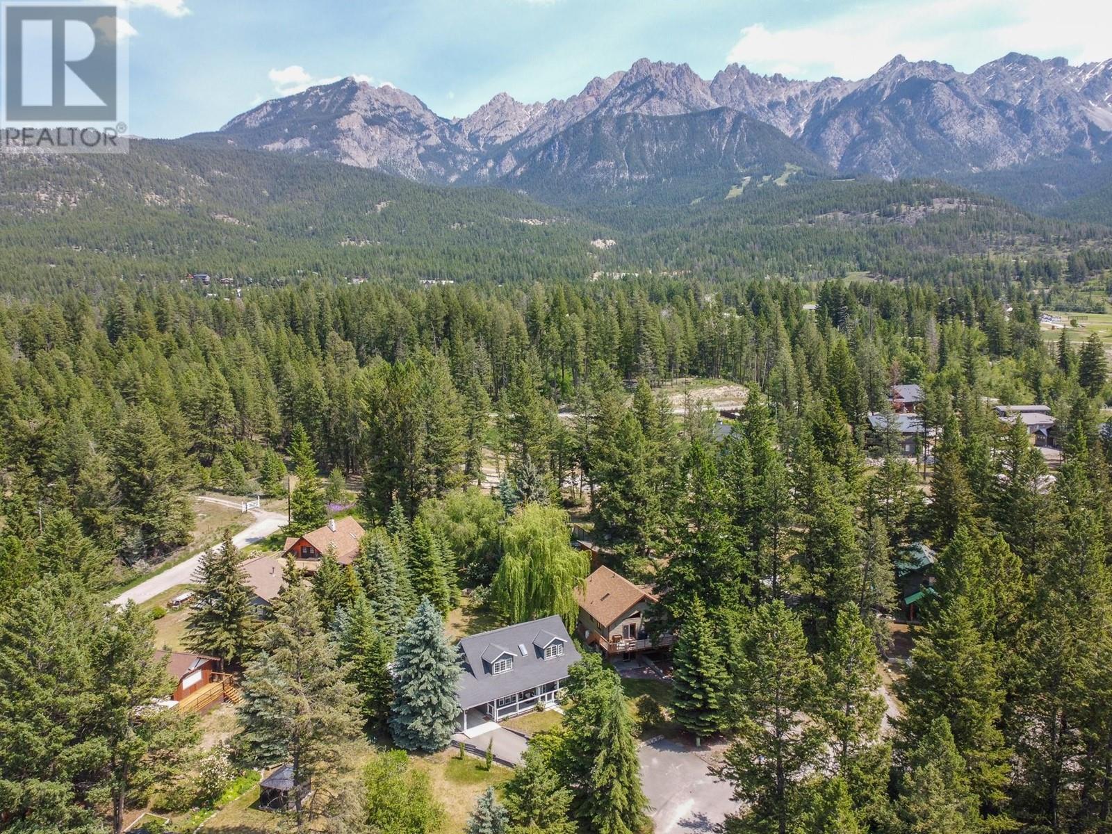 4909 Meadows Crescent, Fairmont Hot Springs, British Columbia  V0B 1L0 - Photo 3 - 10351153