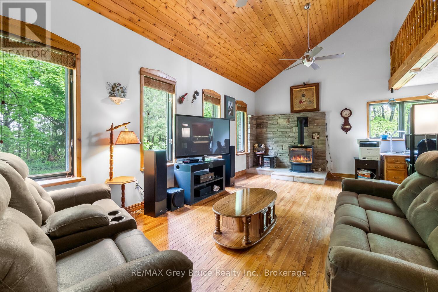 1033 Bruce Road 9, South Bruce Peninsula, Ontario  N0H 2T0 - Photo 8 - X12202361
