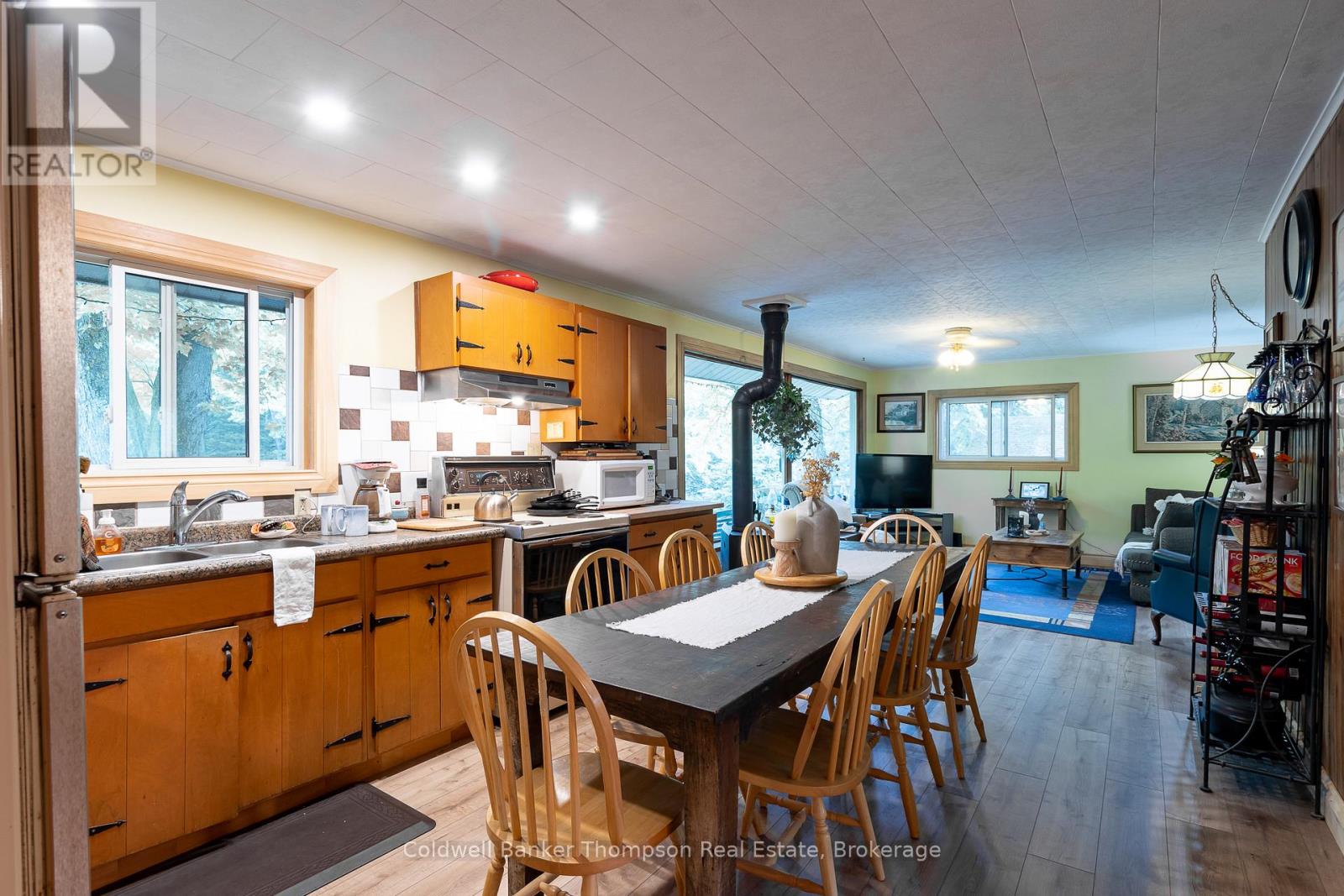 157 Groeger Road, Huntsville, Ontario  P1H 2J4 - Photo 18 - X12202429