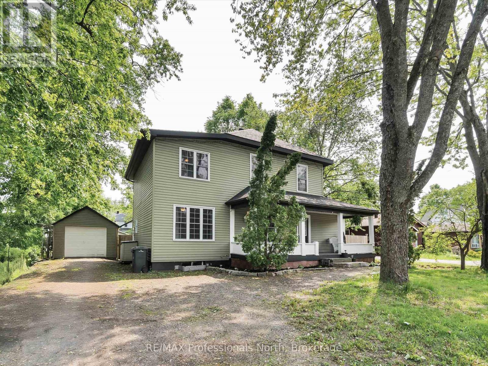 74 TAYLOR ROAD, Bracebridge, Ontario