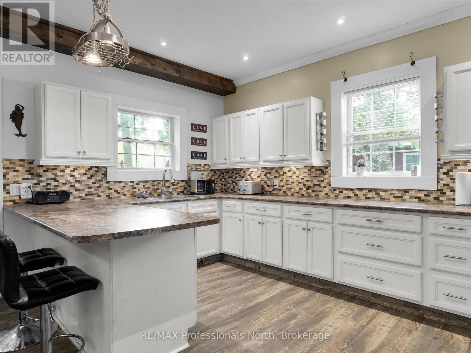 74 Taylor Road, Bracebridge, Ontario  P1L 1J2 - Photo 3 - X12202462