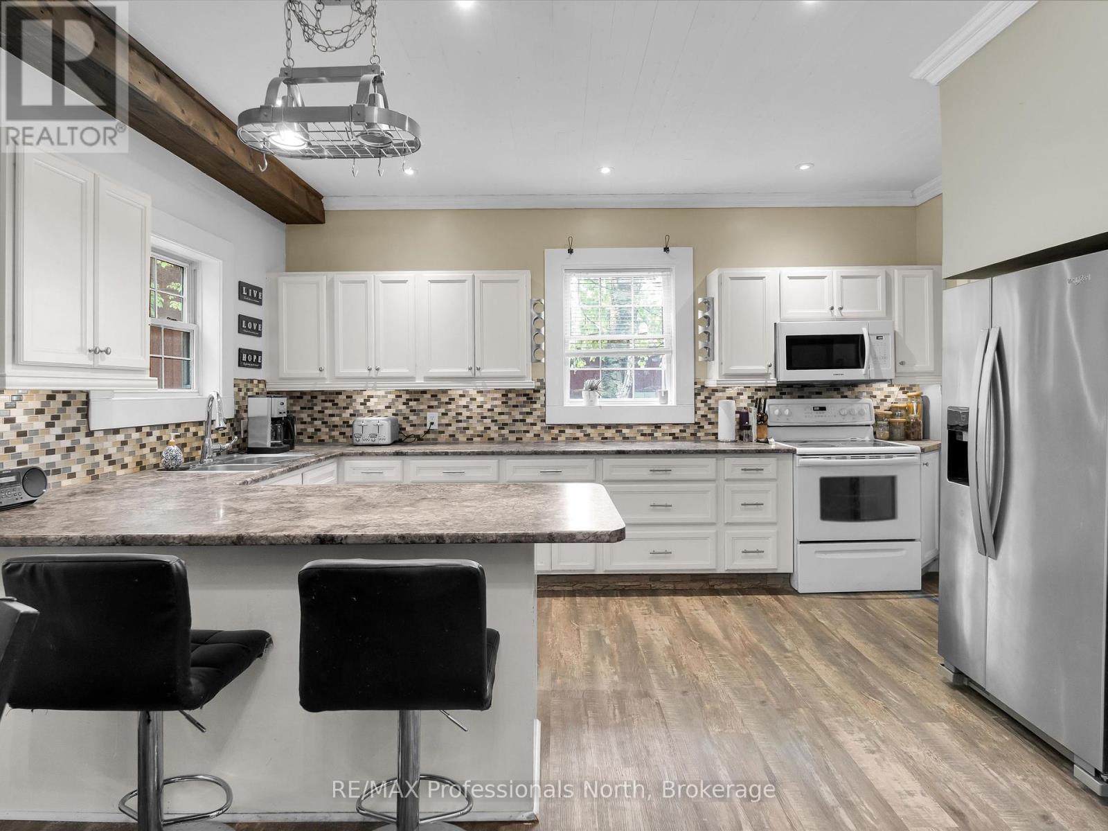 74 Taylor Road, Bracebridge, Ontario  P1L 1J2 - Photo 4 - X12202462