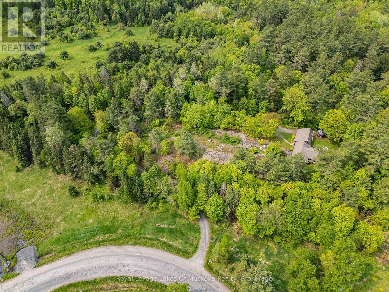 22 Allensville Road, Huntsville, Ontario  P0B 1M0 - Photo 8 - X12202484
