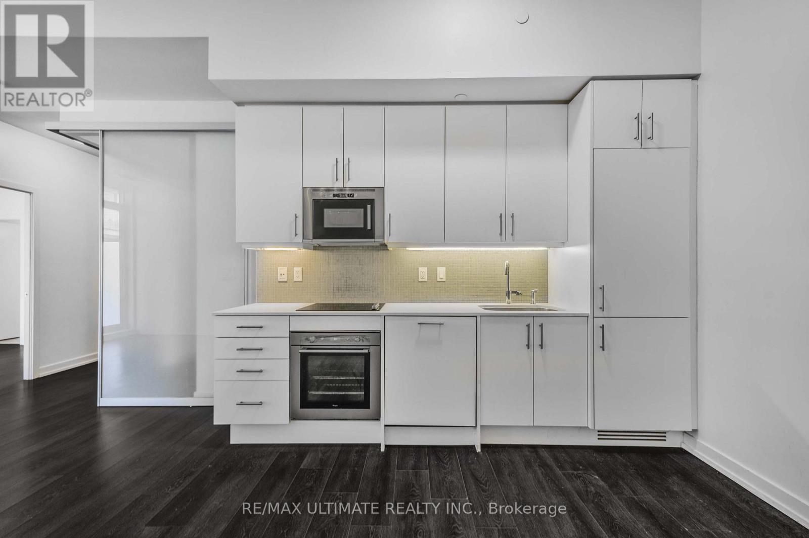 701 - 297 College Street, Toronto, Ontario  M5T 0C2 - Photo 2 - C12202231