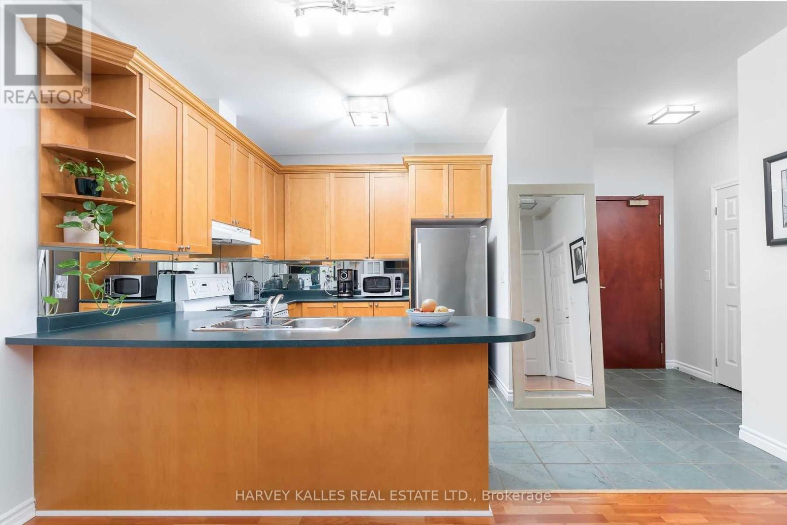 214 - 980 Yonge Street, Toronto, Ontario  M4W 3V8 - Photo 12 - C12202316