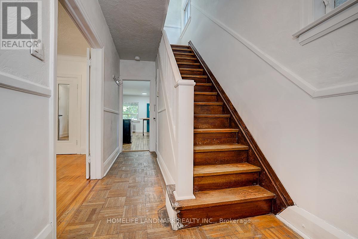 149 Euclid Avenue, Toronto, Ontario  M6J 2J8 - Photo 3 - C12200981