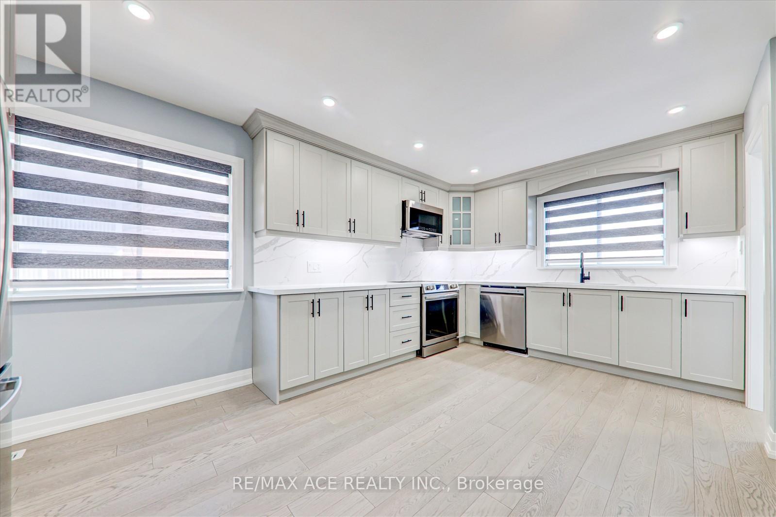 Main - 16 Roseglor Crescent, Toronto, Ontario  M1P 3T6 - Photo 10 - E12202305