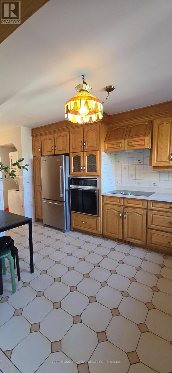 137 Evelyn Avenue, Toronto, Ontario  M6P 2Z6 - Photo 6 - W12088376