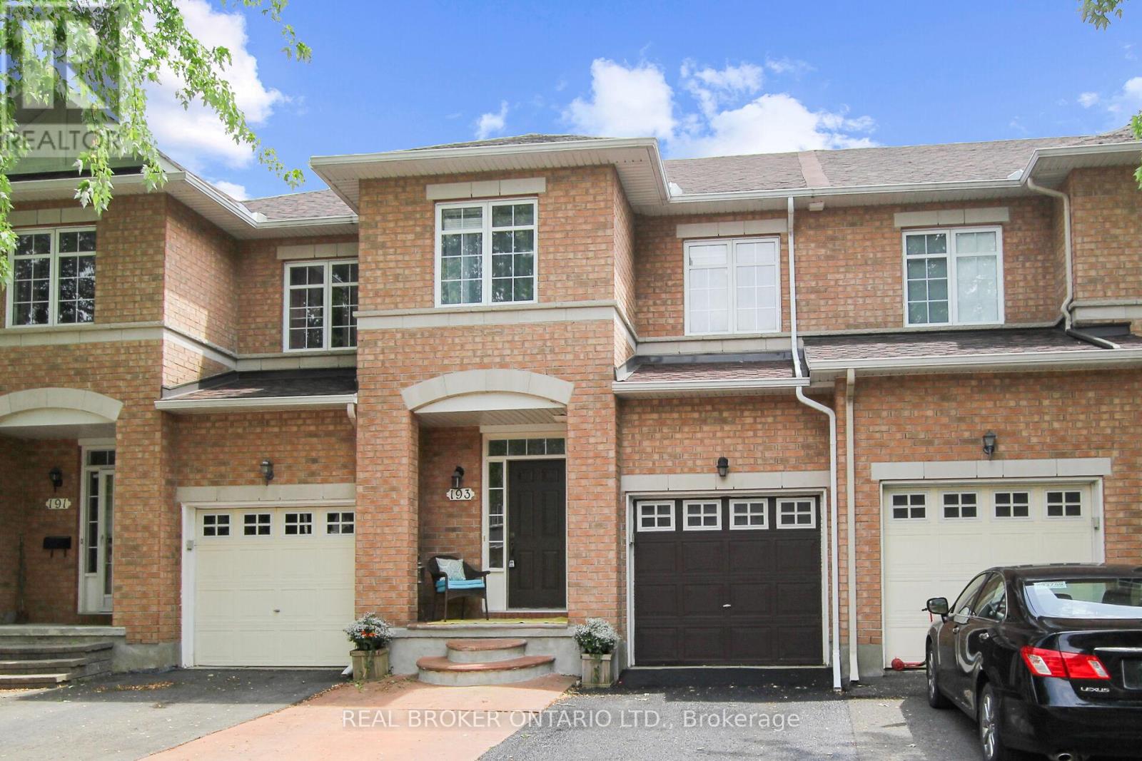 193 DEERCROFT AVENUE, Ottawa, Ontario