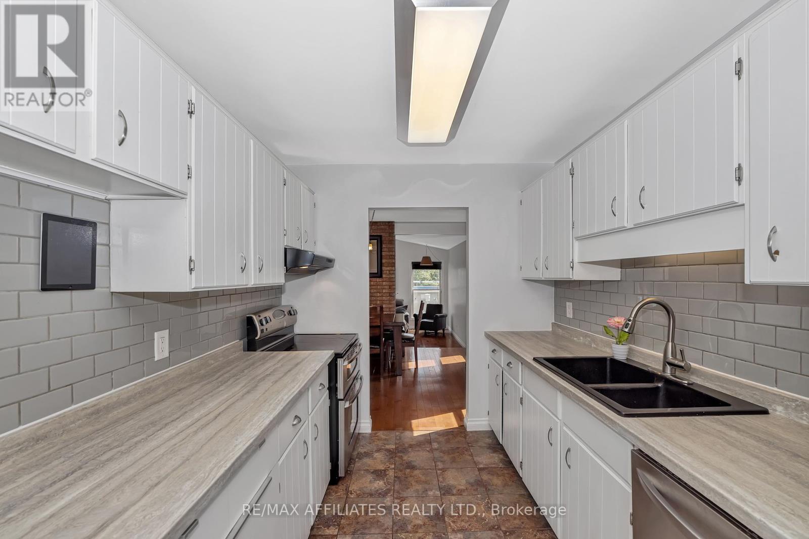 1138 Ste Agathe Park, Ottawa, Ontario  K1C 2B5 - Photo 8 - X12202474