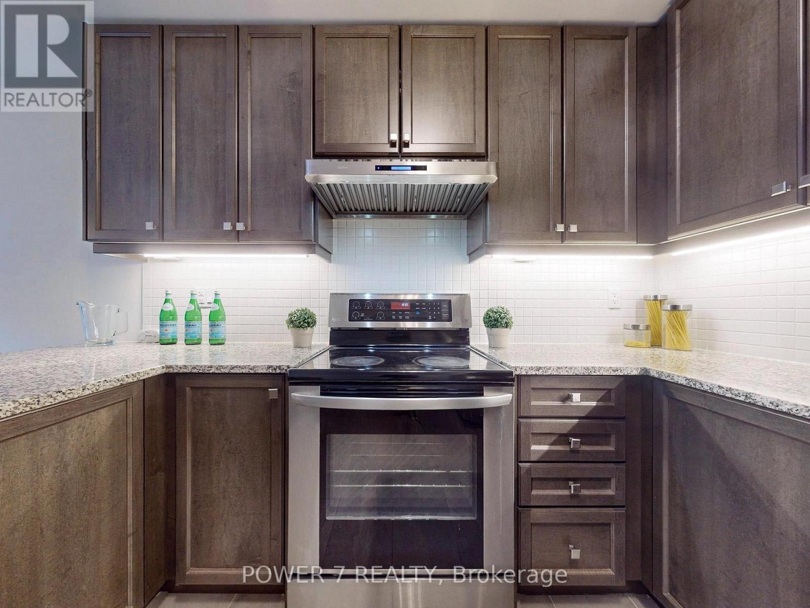 12 Cafaro Lane, Markham, Ontario  L6C 0Z2 - Photo 9 - N12202256